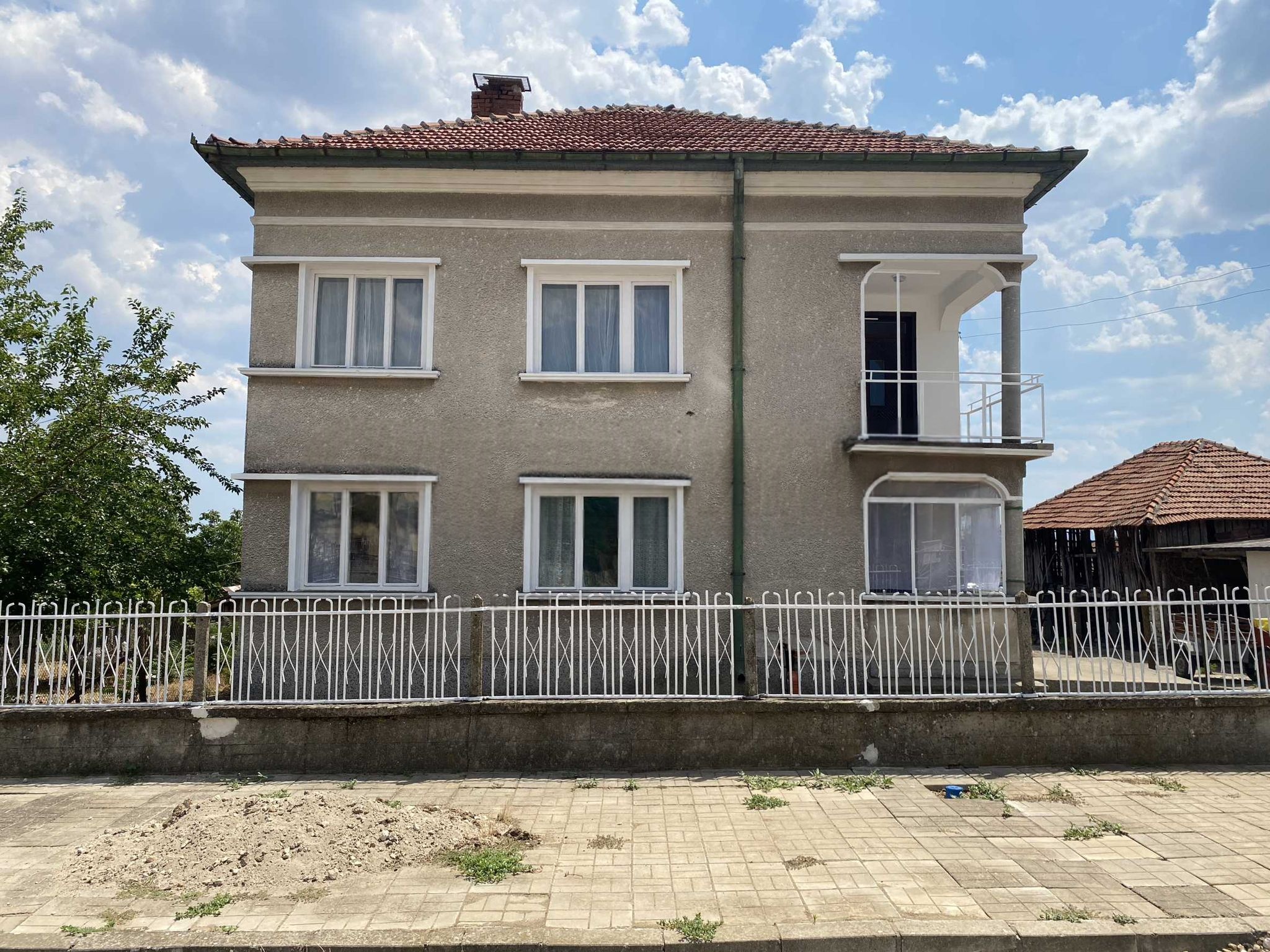 A modern family home consisting of 7 rooms - Image 3