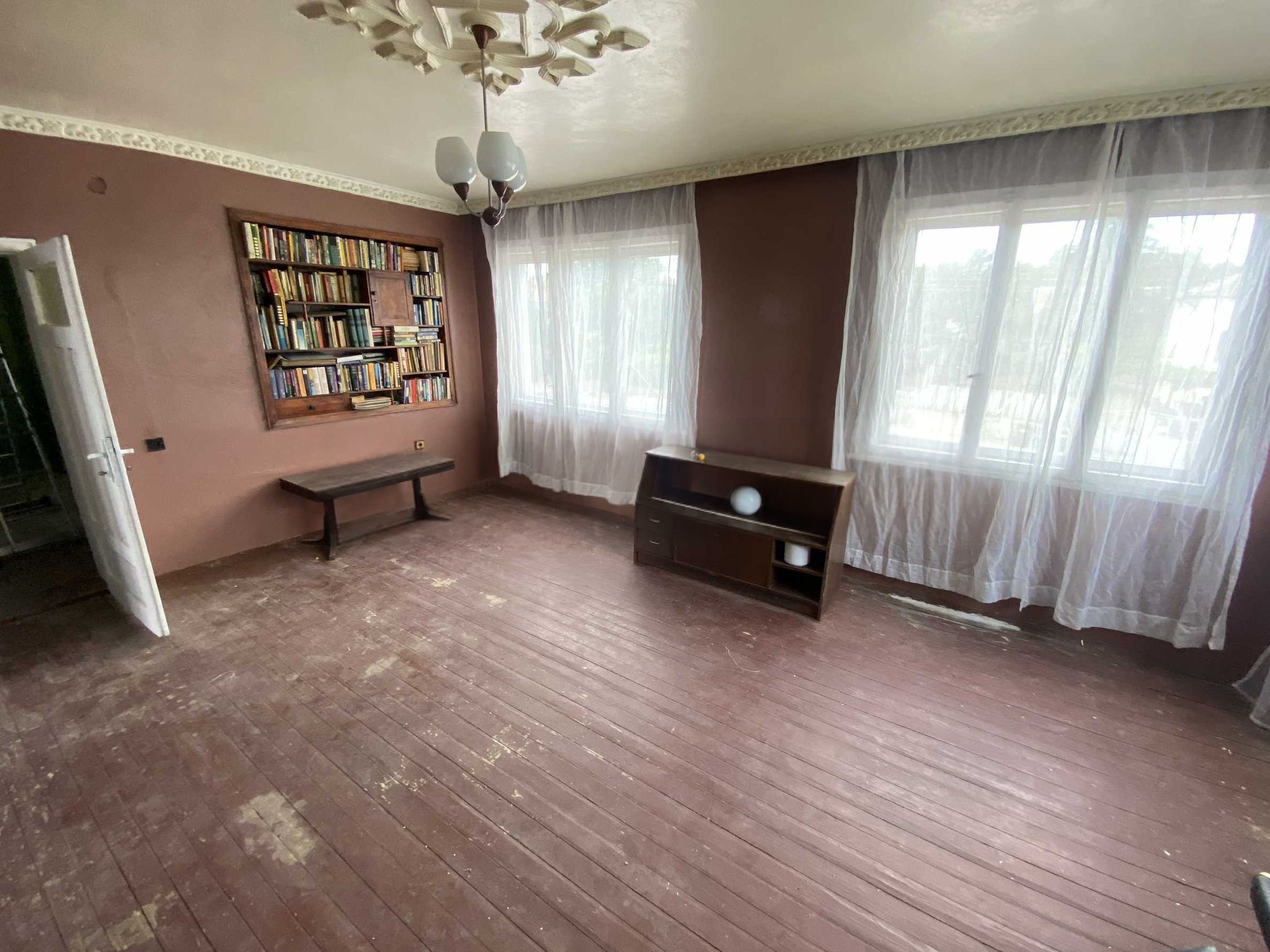 A modern family home consisting of 7 rooms - Image 14