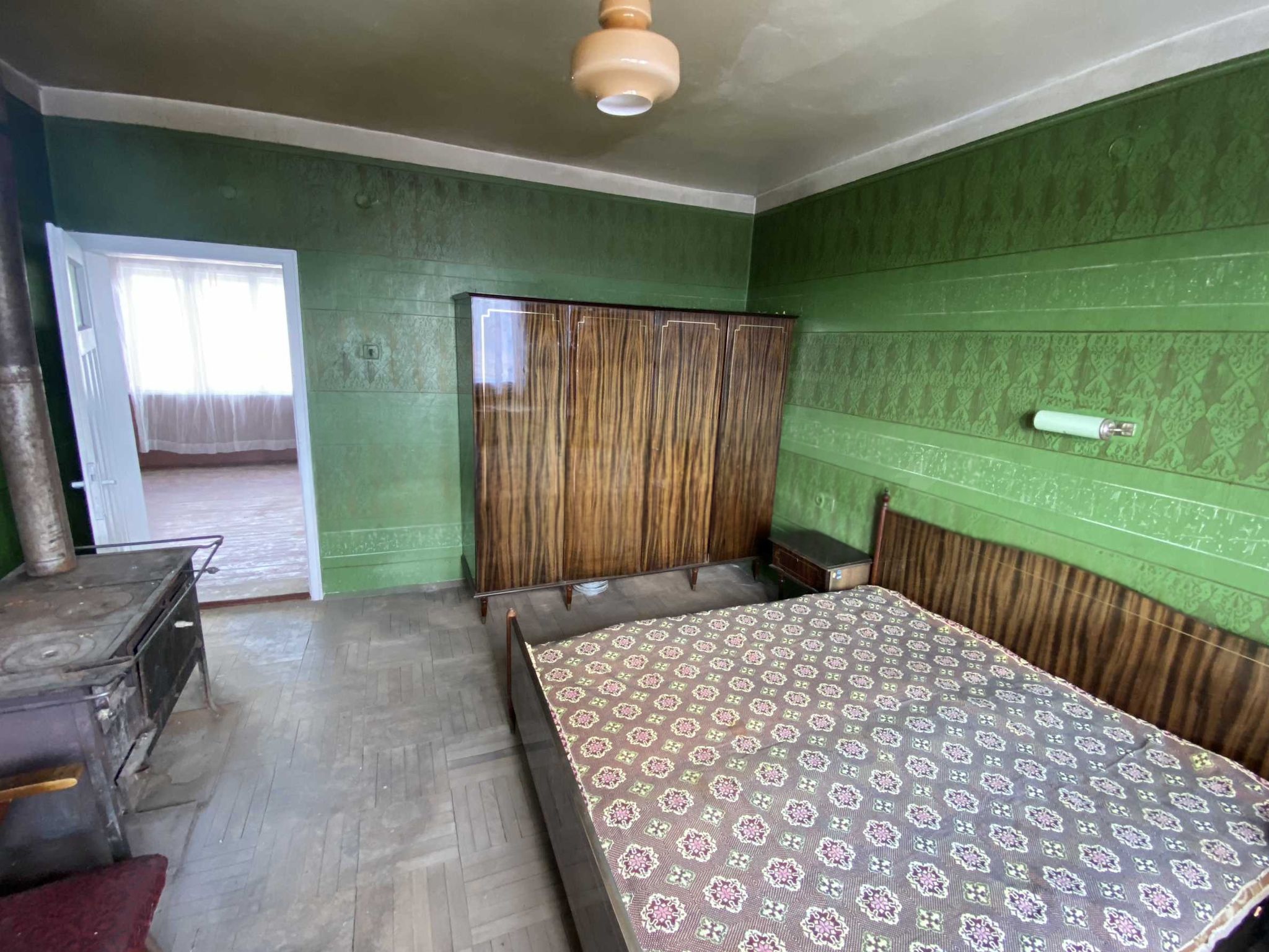 A modern family home consisting of 7 rooms - Image 15