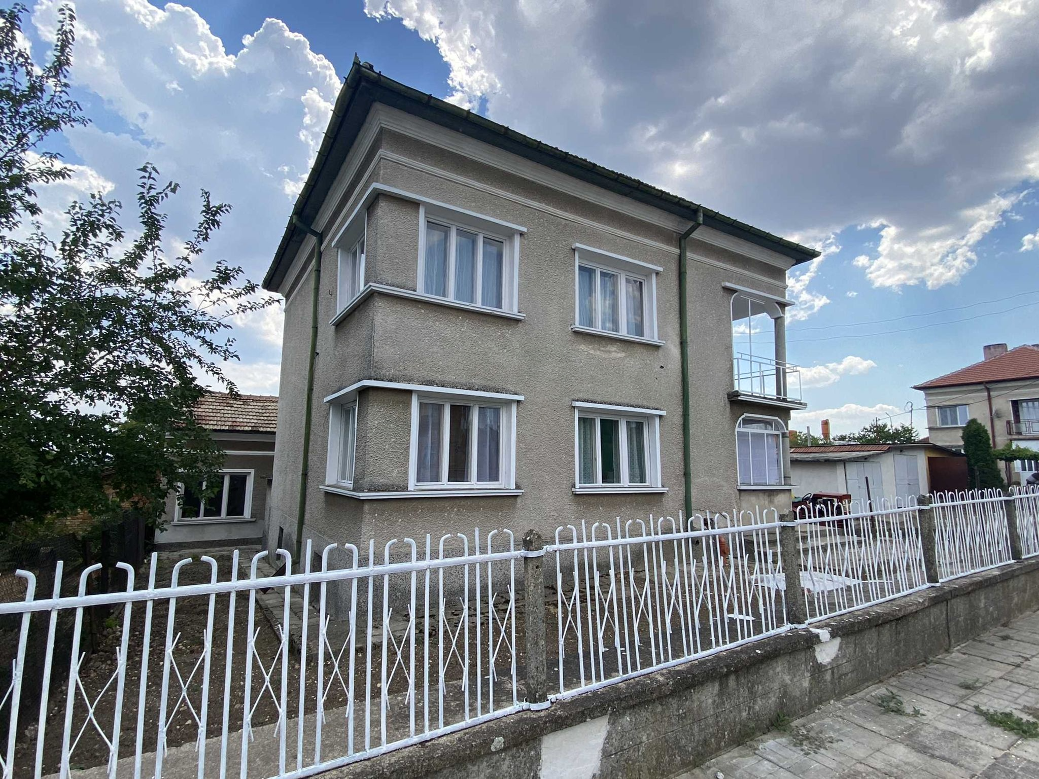 A modern family home consisting of 7 rooms - Image 5