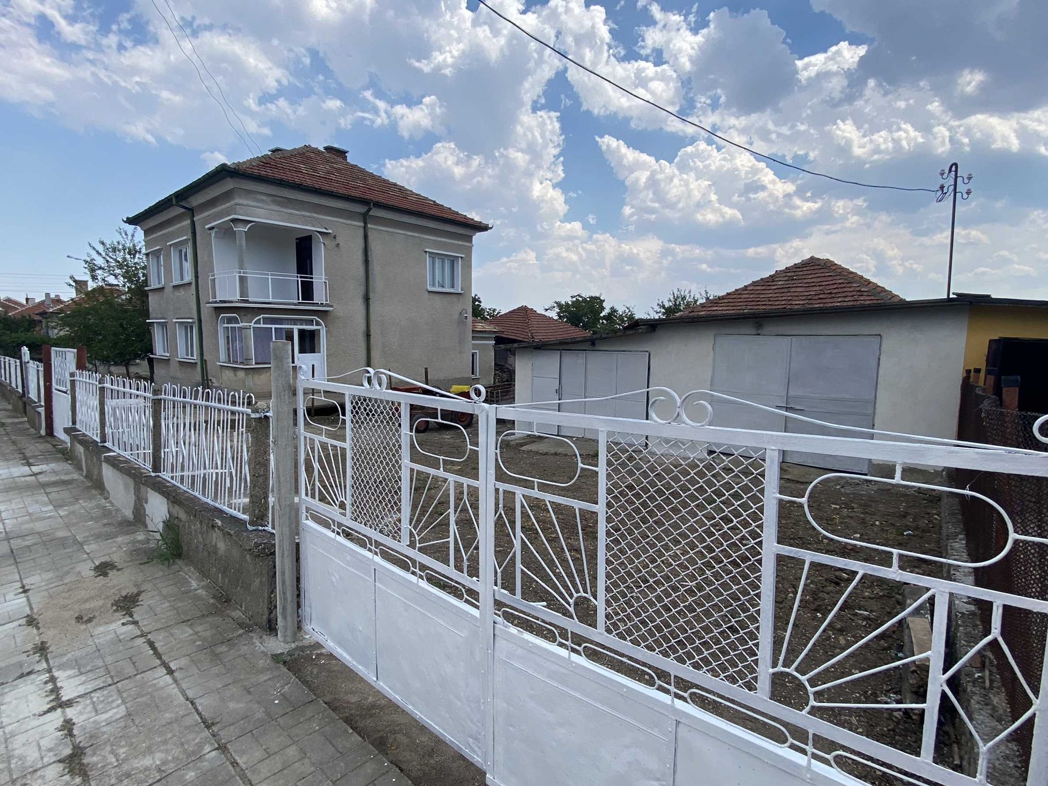 A modern family home consisting of 7 rooms - Image 9