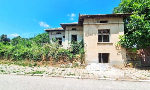 Countryside Property with Expansive Garden
